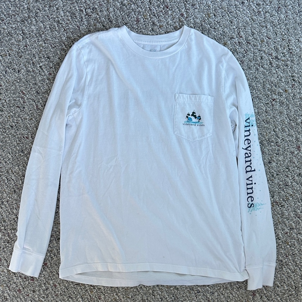 Vineyard Vines White Long Sleeve Tee with Logo yeti large kids